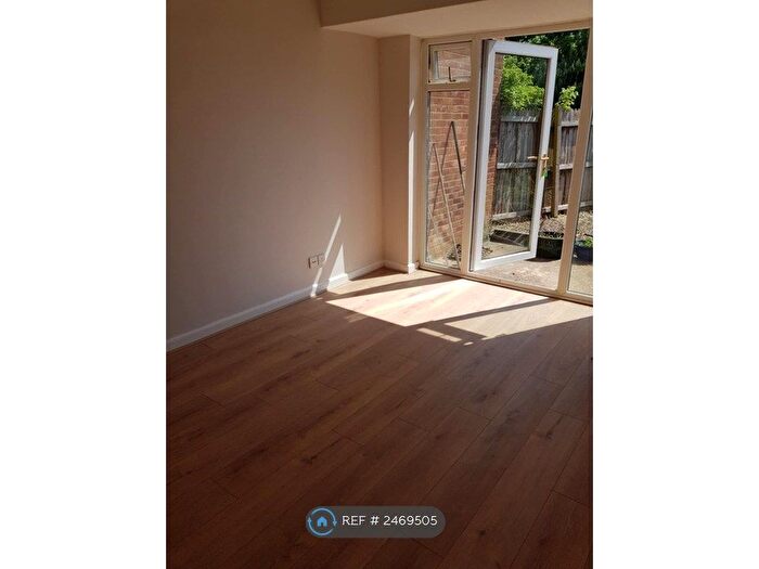 1 Bedroom Semi-Detached House To Rent In Winchelsea Close, Banbury, OX16