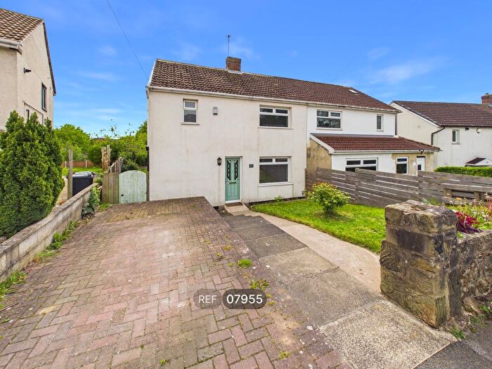 3 Bedroom Semi-Detached House To Rent In The Drive, Kippax, Leeds, LS25
