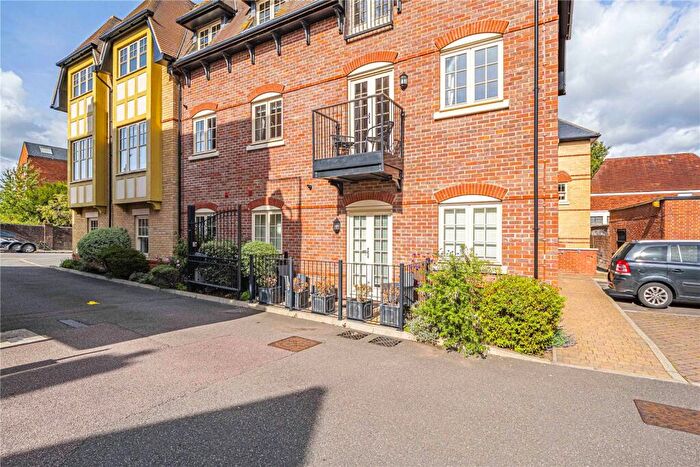 2 Bedroom Apartment For Sale In Kings Road, Berkhamsted, Hertfordshire, HP4
