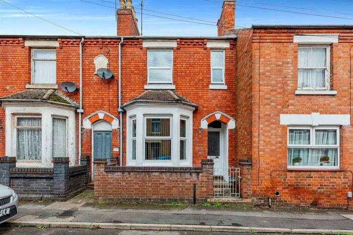 3 Bedroom House To Rent In King Street, Kettering, NN16