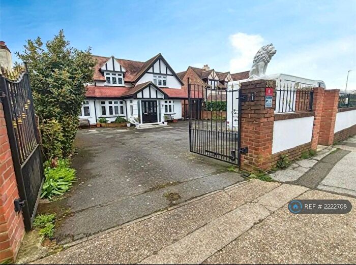 5 Bedroom Detached House To Rent In Maidstone Road, Chatham, ME4