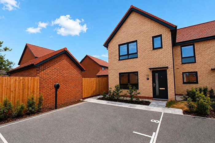 3 Bedroom Semi-Detached House To Rent In Chillingham Grove, Whitehouse, Milton Keynes, MK8