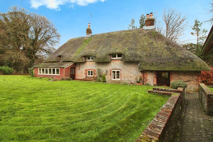 4 Bedroom Detached House For Sale In Temple Brow, East Meon, Petersfield, GU32
