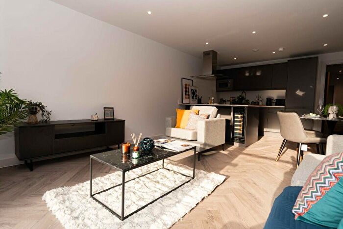2 Bedroom Apartment To Rent In Duke Street, Liverpool, Merseyside, L1
