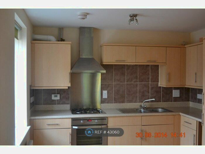 2 Bedroom Flat To Rent In Sinclair Drive, Basingstoke RG21