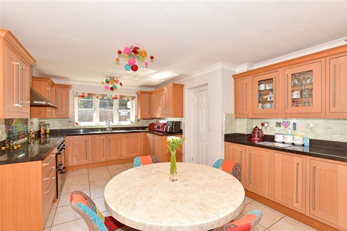 4 Bedroom Detached House For Sale In St. Mary's Meadow, Wingham, Canterbury, Kent, CT3