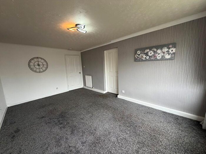 3 Bedroom Flat To Rent In Russell Drive, KA8
