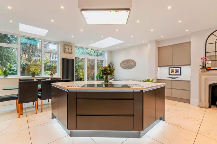 5 Bedroom Semi-Detached House To Rent In Elmwood Road, Chiswick, W4