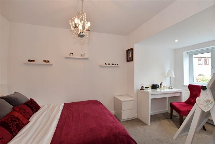 3 Bedroom Terraced House For Sale In Chingford Lane, Woodford Green, Essex, IG8