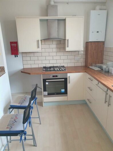 3 Bedroom Apartment To Rent In Spring Street, Huddersfield, HD1