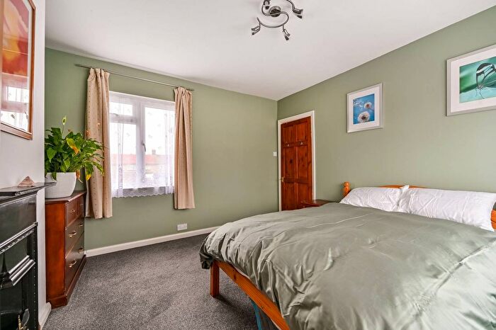 3 Bedroom Terraced House For Sale In Wesley Avenue, Hounslow, TW3