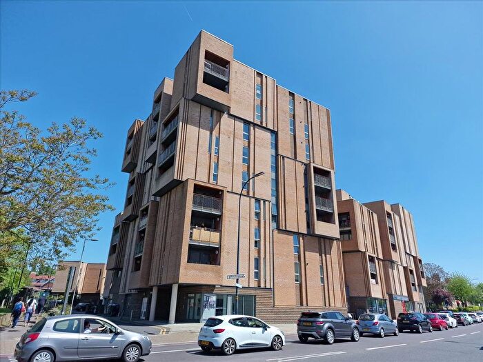 2 Bedroom Flat For Sale In / Bromley Road, London, SE6