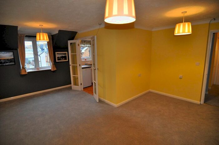 1 Bedroom Flat To Rent In Crosfield Court, Lower High Street, Watford, WD17