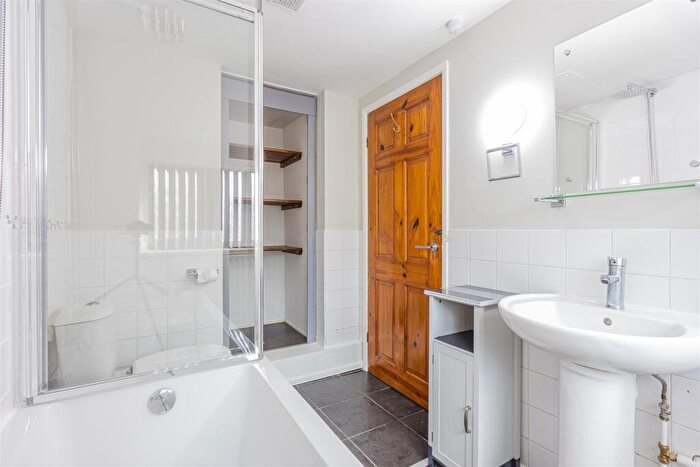 1 Bedroom Flat To Rent In Tyn-Y-Coed Place, Roath, CF24