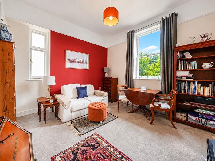 1 Bedroom Flat For Sale In Collingham Road, London, SW5