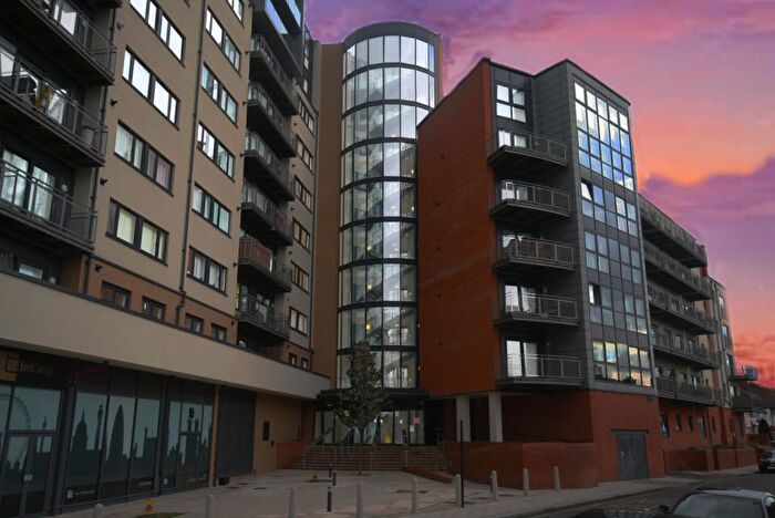 2 Bedroom Flat For Sale In Gabrielle House, – Perth Road, IG2