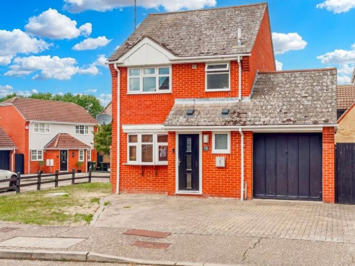 3 Bedroom Detached House For Sale In Oakley Avenue, Rayleigh, SS6