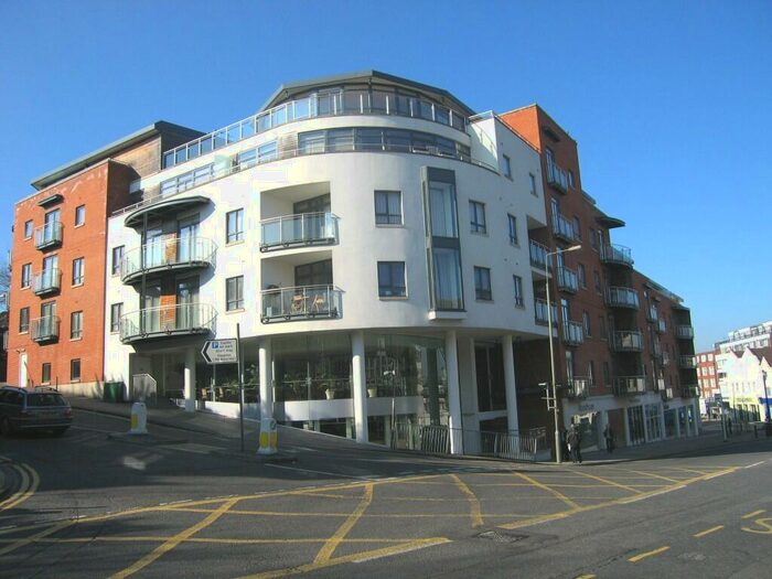 2 Bedroom Flat To Rent In Trinity Gate, Epsom Road, Guildford, Surrey, GU1