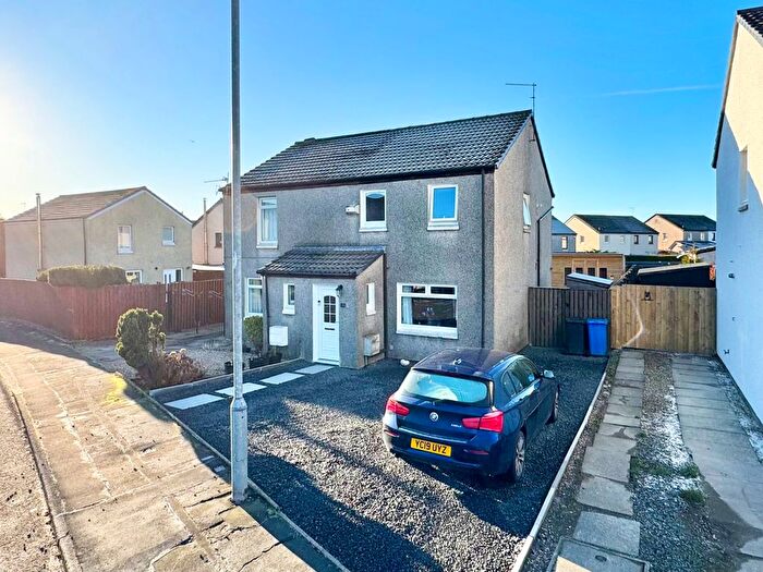 3 Bedroom Semi-Detached House For Sale In Denholm Way, Beith, KA15