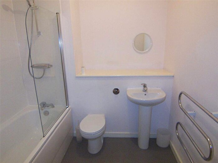 2 Bedroom Flat To Rent In City Gate, Blantyre Street, Castlefield, Manchester, M15
