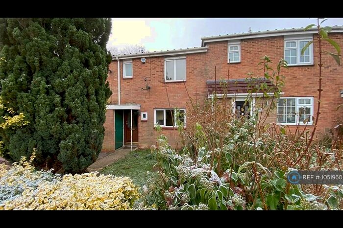 3 Bedroom Terraced House To Rent In Knight Street, Basingstoke, RG21