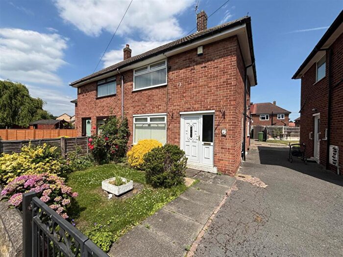 2 Bedroom Semi-Detached House For Sale In Rosewood Avenue, Kippax, Leeds, LS25