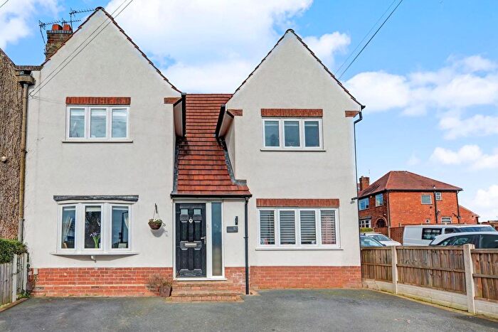 5 Bedroom Semi Detached House For Sale In Longfield Lane, Ilkeston, DE7