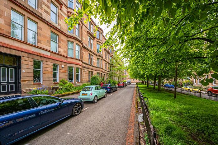 2 Bedroom Apartment For Sale In Barrington Drive, Woodlands, Glasgow, G4