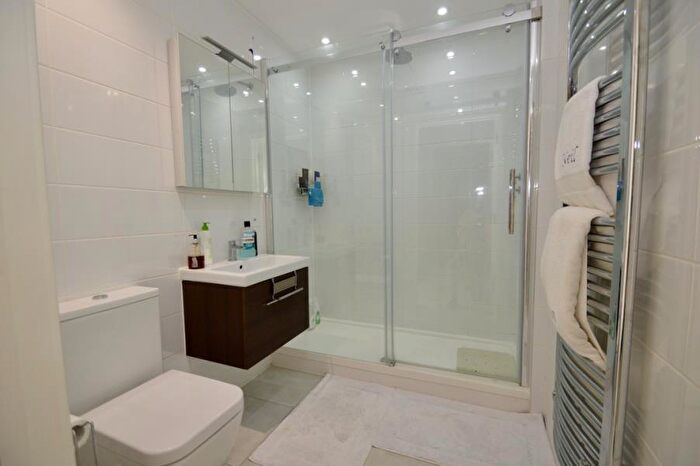 2 Bedroom Apartment To Rent In Centric, Acre Passage, Windsor, SL4