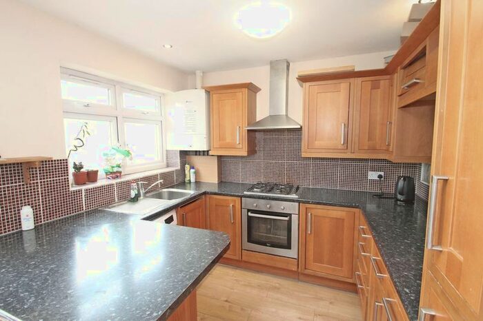4 Bedroom Terraced House To Rent In Beechwood Avenue, Greenford, UB6