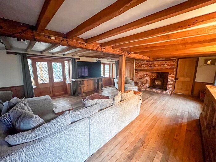 5 Bedroom Semi-Detached House For Sale In Queen Street, Great Oakley, CO12