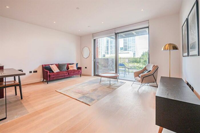2 Bedroom Apartment To Rent In Legacy Building, Viaduct Gardens, London, SW11