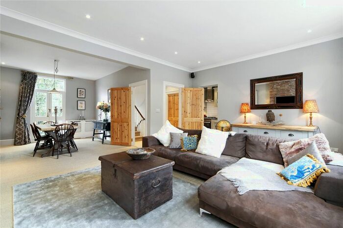 2 Bedroom Maisonette To Rent In Englefield Road, London, N1