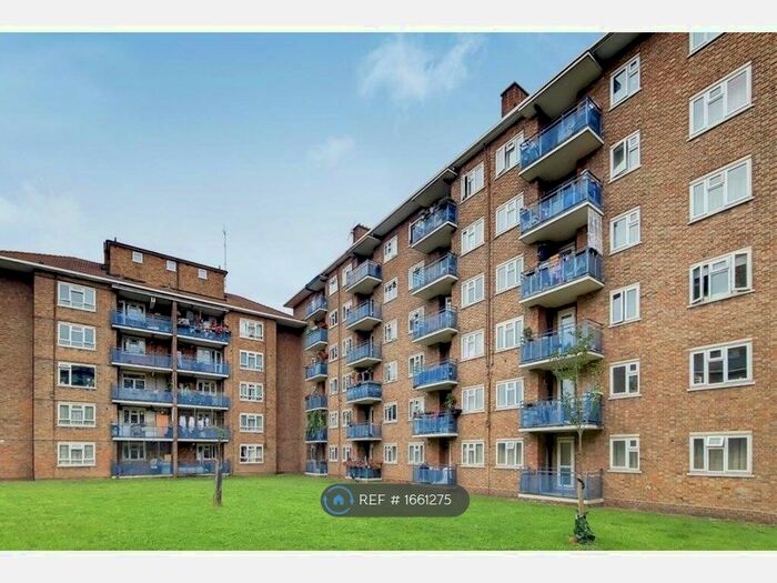 3 Bedroom Flat To Rent In Vanbrugh House, London, E9