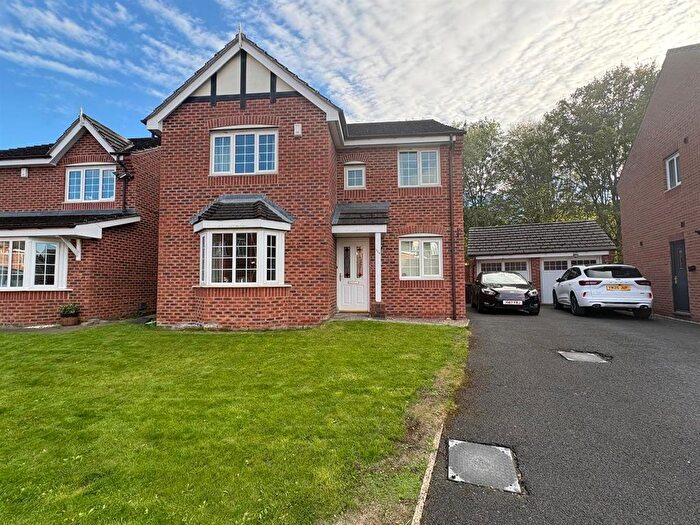 4 Bedroom Detached House For Sale In Radulf Gardens, Liversedge, WF15