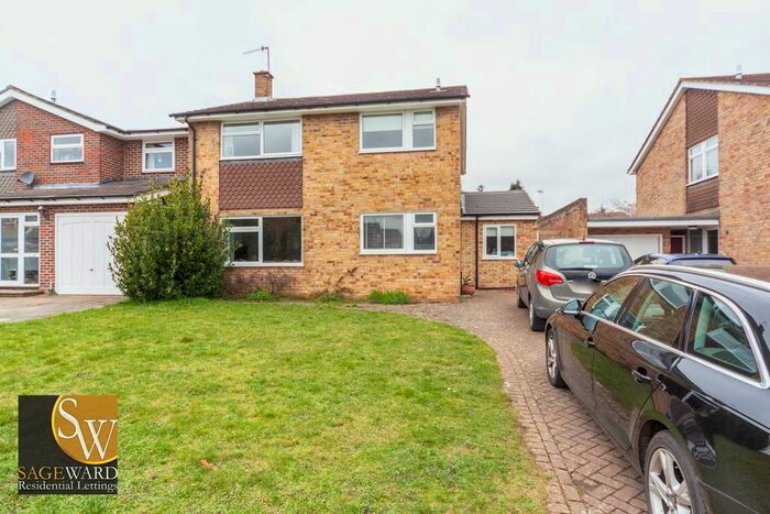 4 Bedroom Detached House To Rent In Lodge Close, Hertford, SG14