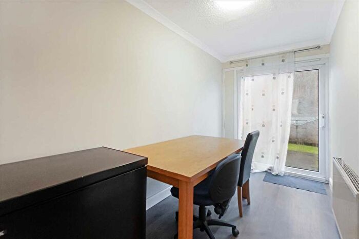 3 Bedroom Terraced House For Sale In North Berwick Crescent, Greenhills, East Kilbride, G75