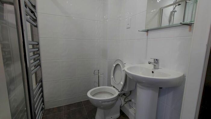 3 Bedroom Flat To Rent In The Old Post Office, Bishop Street, Leicester, LE1