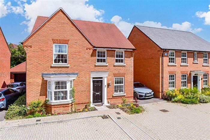 4 Bedroom Detached House For Sale In Braganza Drive, Staplehurst, Tonbridge, Kent, TN12
