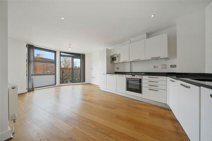 2 Bedroom Apartment To Rent In Goswell Road, London, EC1V