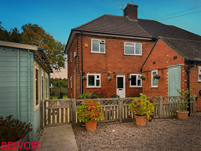 3 Bedroom Semi-Detached House For Sale In Brookside, Nottinghamshire, Lowdham, NG14