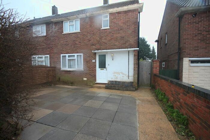 3 Bedroom Semi-Detached House To Rent In Runfold Avenue, Luton, LU3