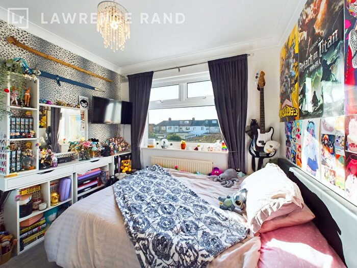 3 Bedroom End Of Terrace House For Sale In Exmouth Road, Ruislip, Middlesex, HA4