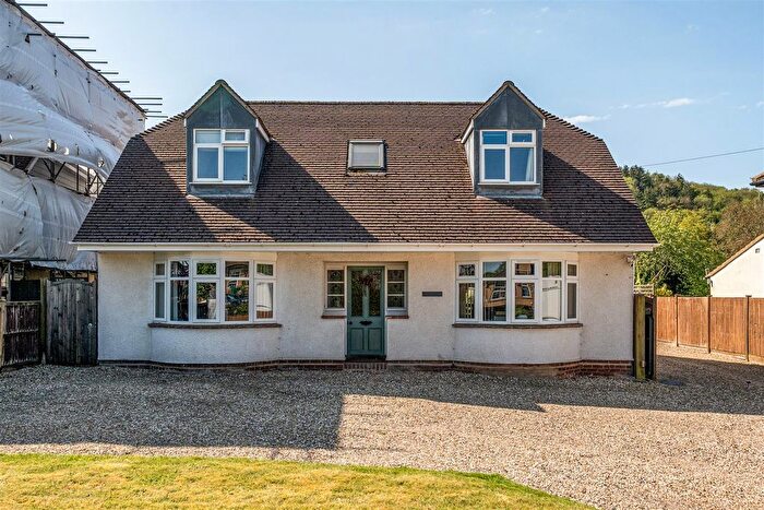 5 Bedroom Detached Bungalow For Sale In East Stoke, Stoke-Sub-Hamdon, TA14