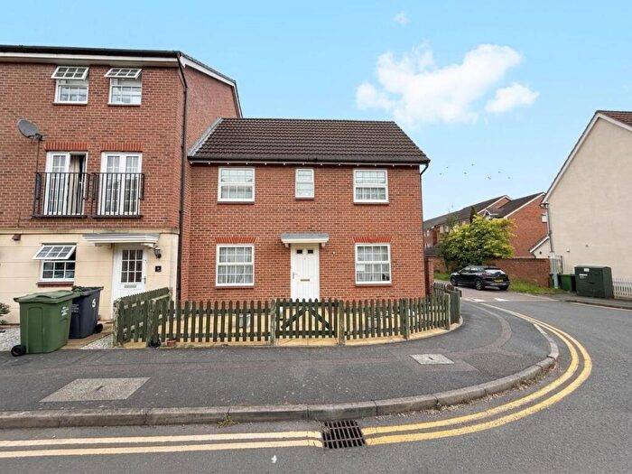 3 Bedroom Semi-Detached House For Sale In Moorhen Way, Loughborough, LE11