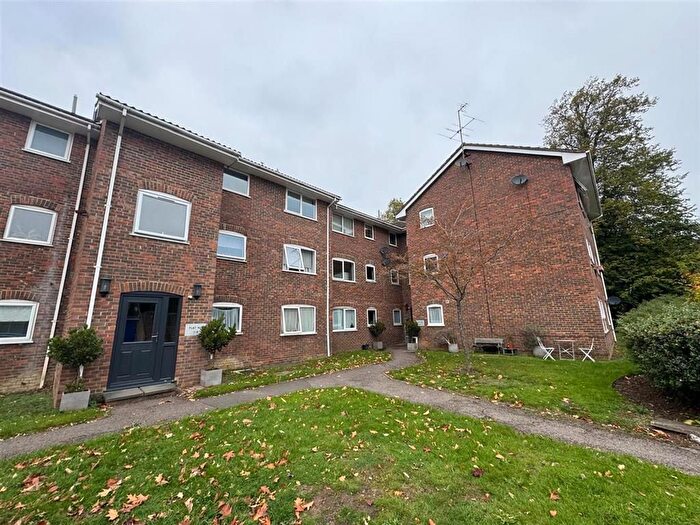 2 Bedroom Flat For Sale In Chapel Lane, Binfield, Bracknell, RG42