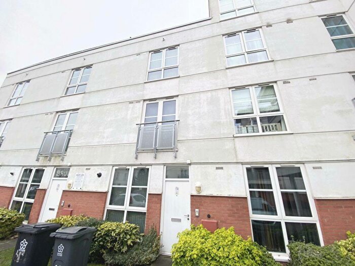 5 Bedroom Town House To Rent In Helmdon Road, Leicester, LE2