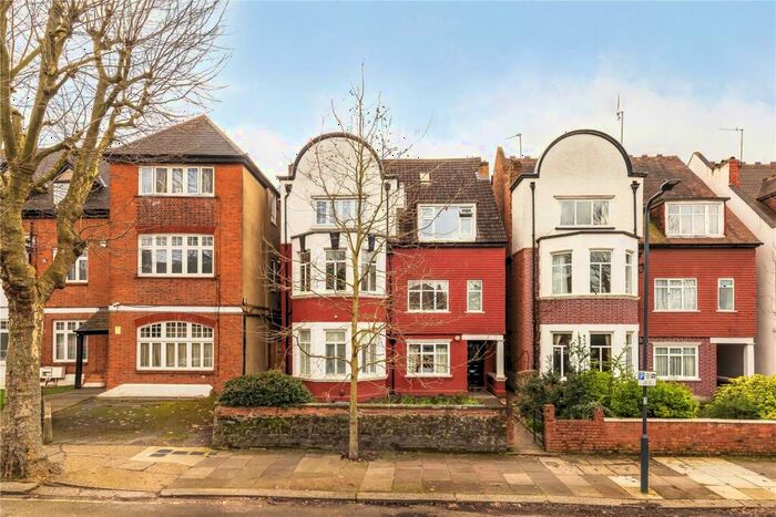 2 Bedroom Apartment To Rent In Dartmouth Road, London, NW2