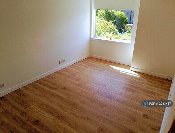 2 Bedroom Flat To Rent In Carrick Knowe Place, Edinburgh, EH12