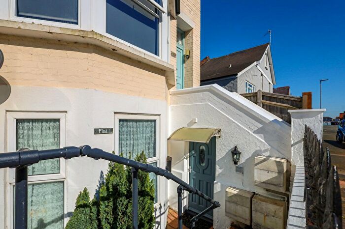 1 Bedroom Flat For Sale In Rylstone Road, Eastbourne, BN22